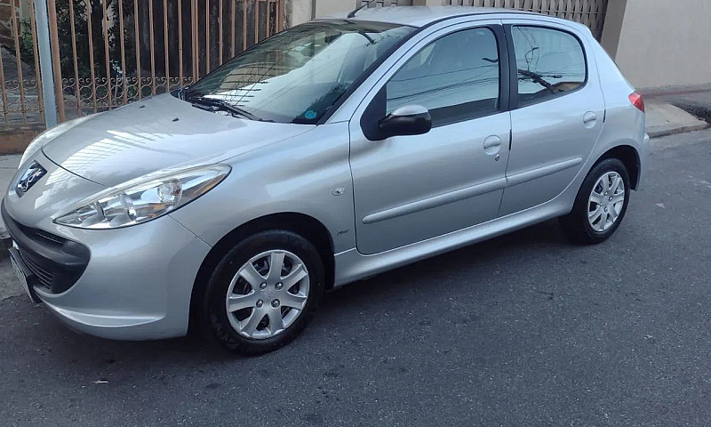 Peugeot 207 Xr 1.4 F...