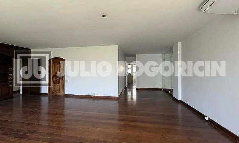 Apartamento De 4 Qua...