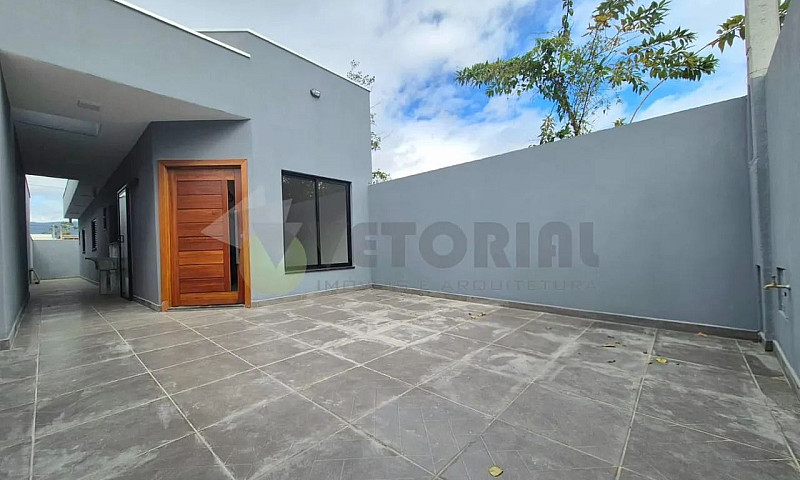 Casa Com 2 Dormitóri...