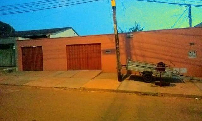 Lote Com Duas Casas...