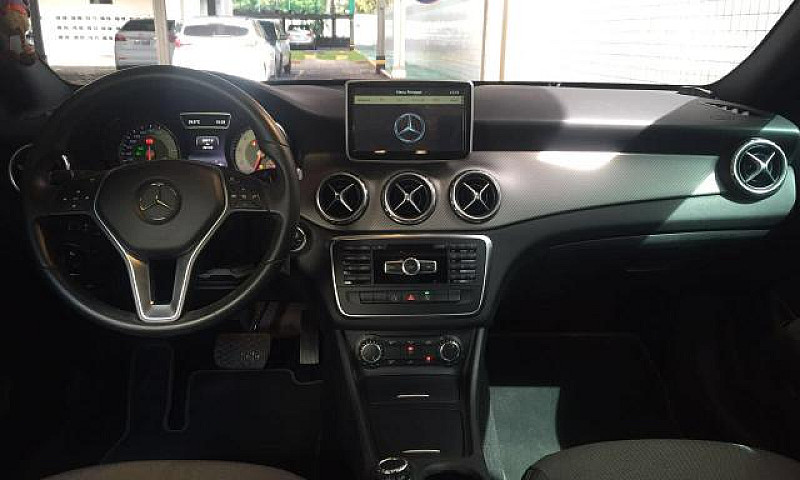 Mercedes Gla200...