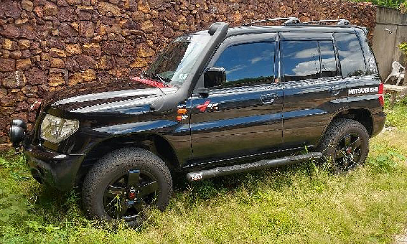 Mitsubishi Pajero Tr...