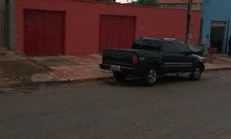 Lote Com Duas Casas...