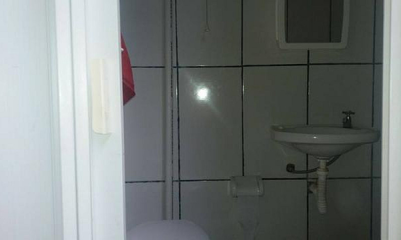 Aluga-Se Casa Para O...