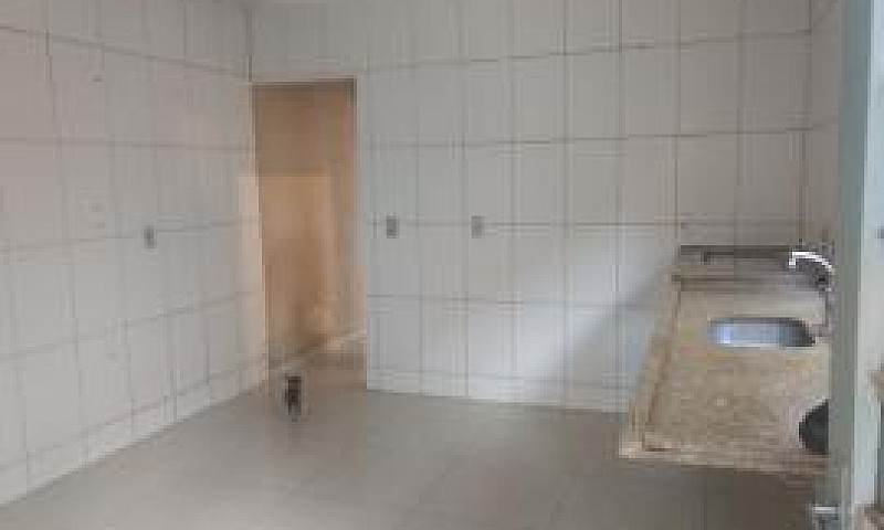 Aluga-Se Casa Em Bri...