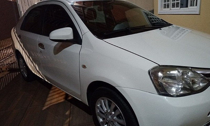 Toyota Etios Sedã 1....