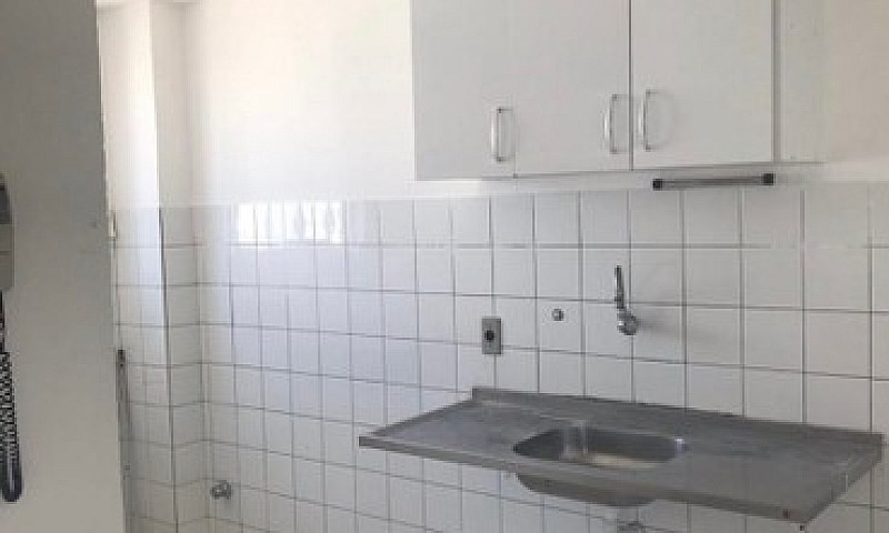 Aluga Apartamento R$...