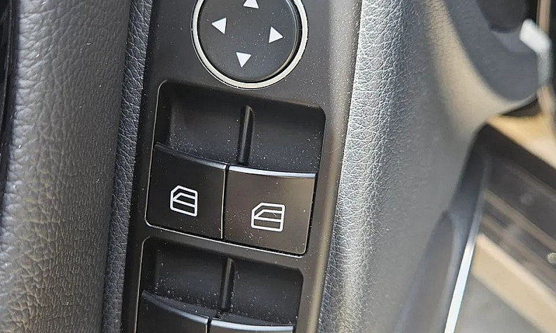 Mercedes-Benz C-180 ...