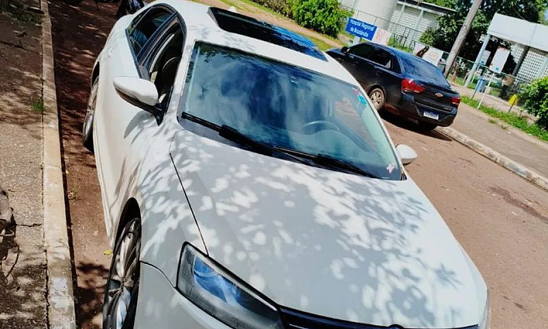 Volkswagen Jetta Com...