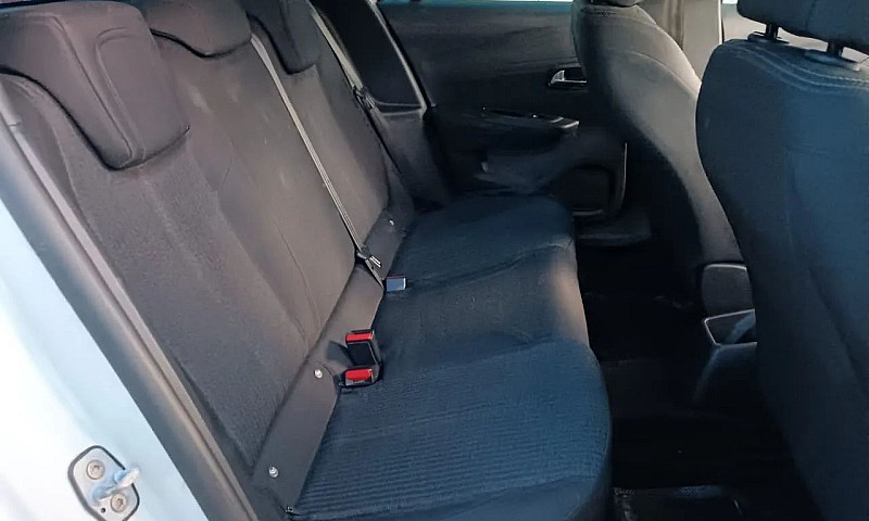 Peugeot 208 Active 2...