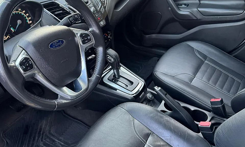 Ford Fiesta Sedan Ti...
