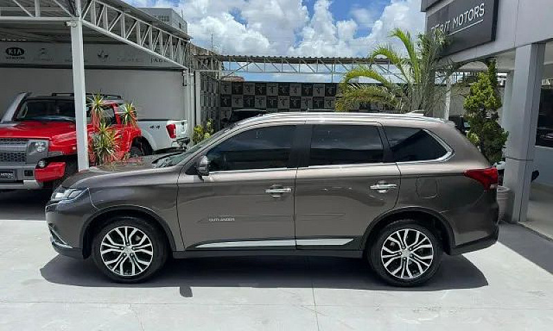 Mitsubishi Outlander...