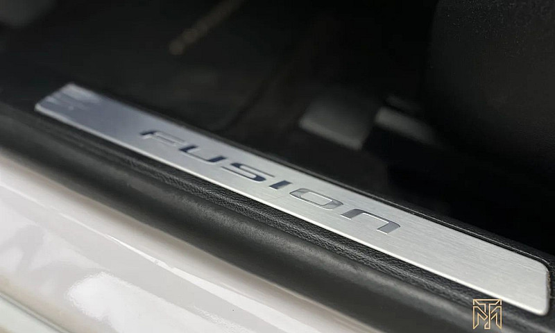 Ford Fusion Titanium...