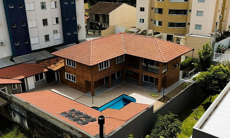 Casa Com 4 Dormitóri...