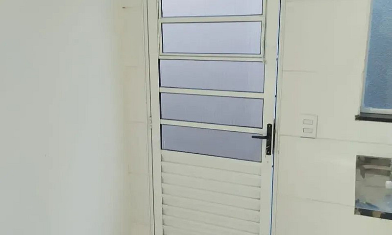 Sobrado Novo Para Lo...