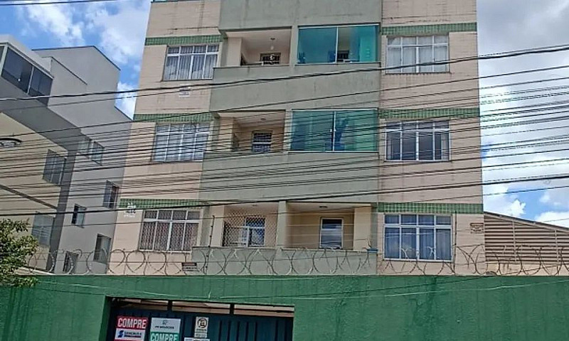 Cobertura Com 4 Quar...