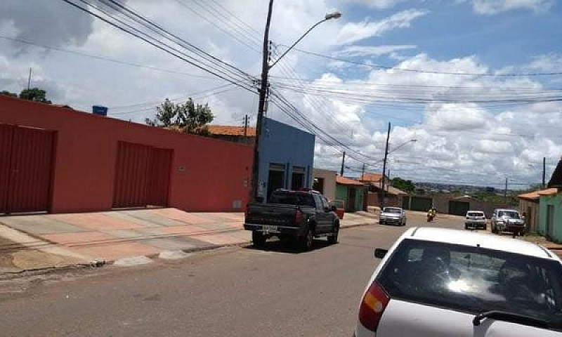 Lote Com Duas Casas...