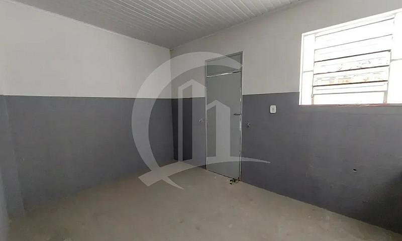 Casa Comercial De 23...