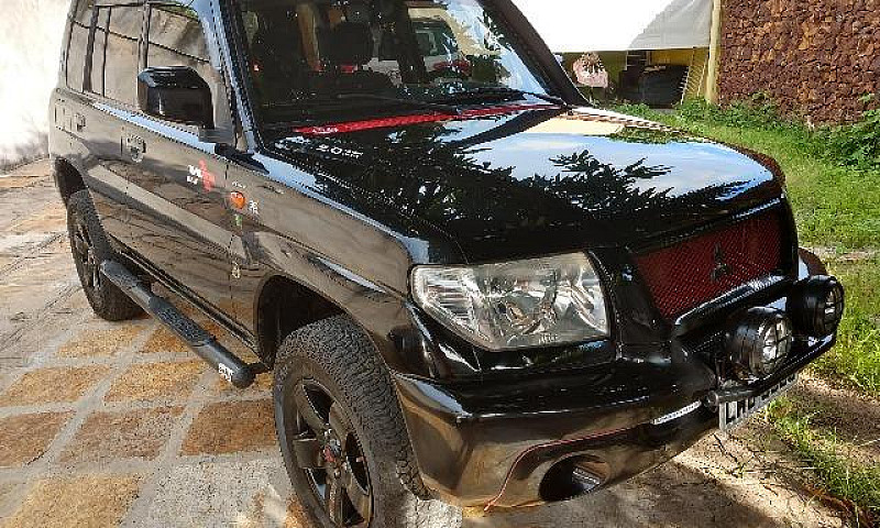 Mitsubishi Pajero Tr...