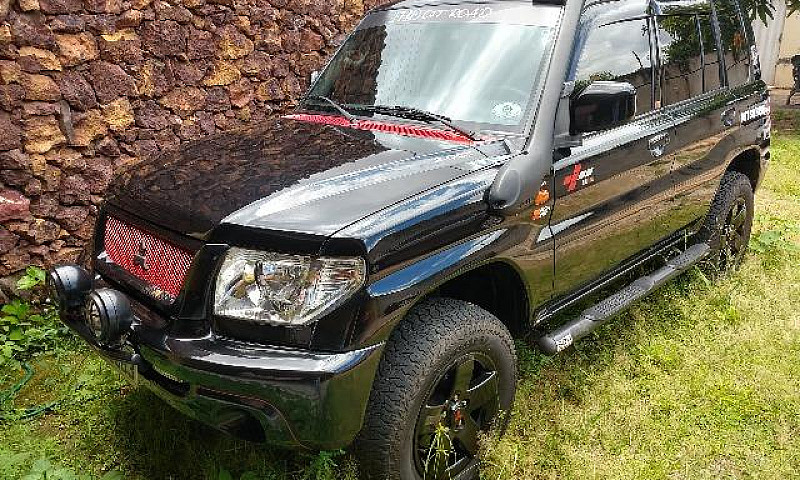 Mitsubishi Pajero Tr...