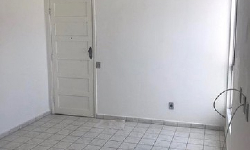 Aluga Apartamento R$...