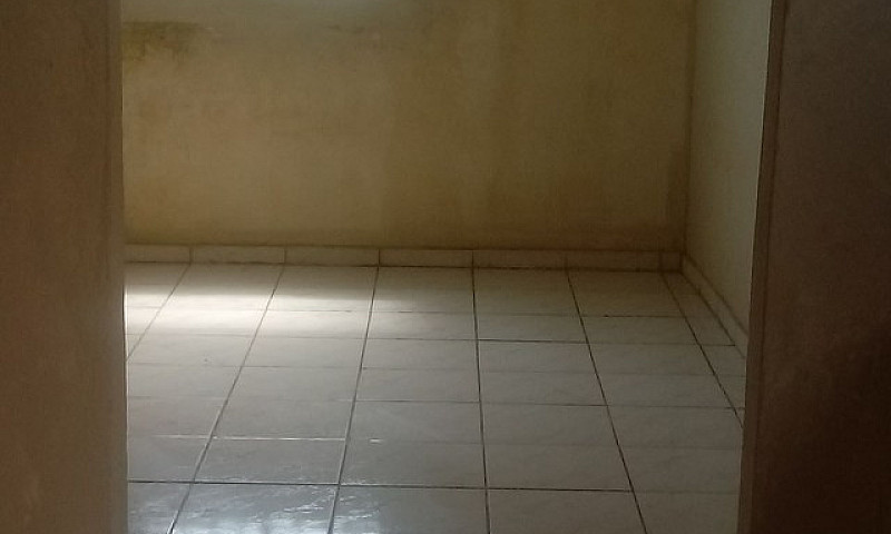 Aluga-Se Uma Kitnet!...