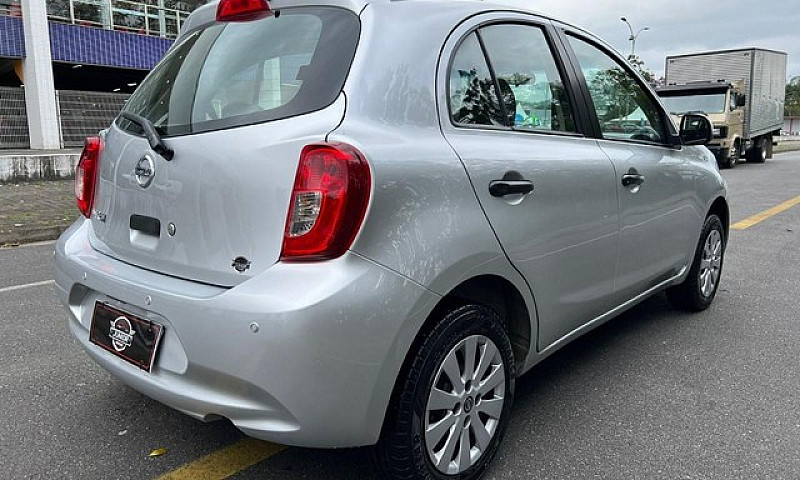 March Nissan March 1...