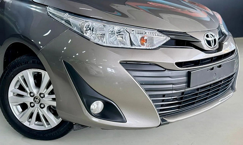 Toyota Yaris Xl Seda...