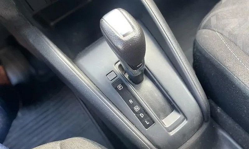 Nissan Kicks Sense 1...