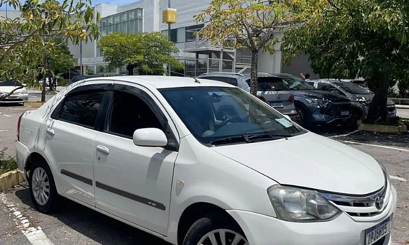 Toyota Etios Xls Sed...