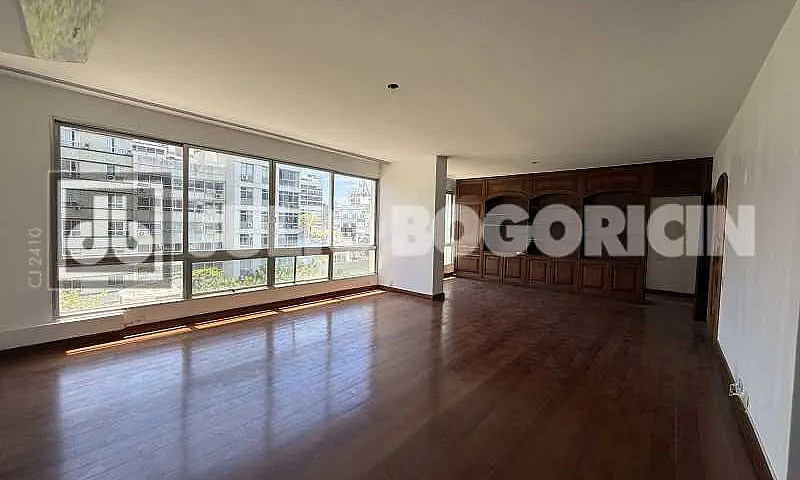 Apartamento De 4 Qua...