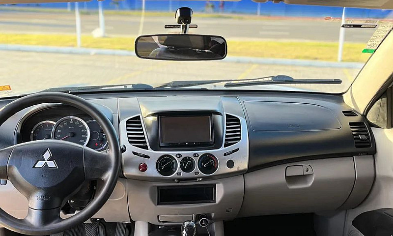 Mitsubishi L200 Trit...