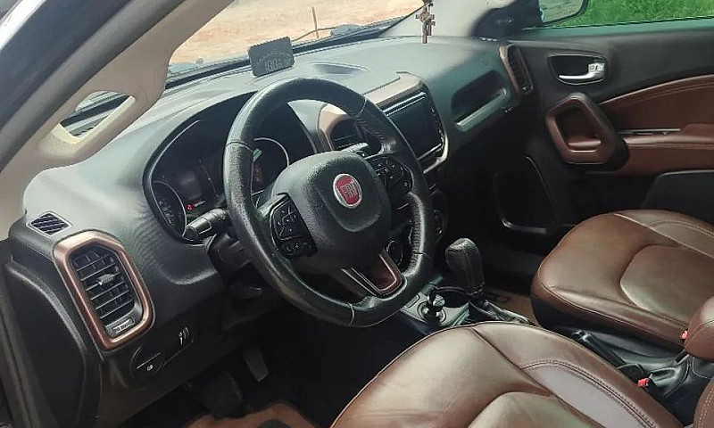 Fiat Toro Freedom 1....