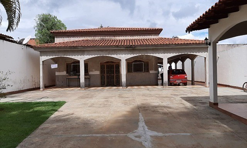 Vende-Se Casa De 3 Q...