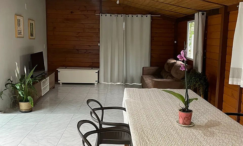 Aluga-Se Casa Para T...