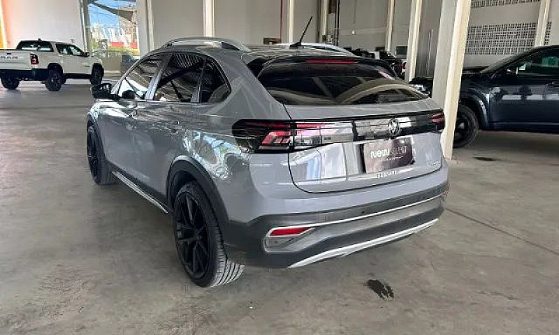 Volkswagen Nivus Hig...