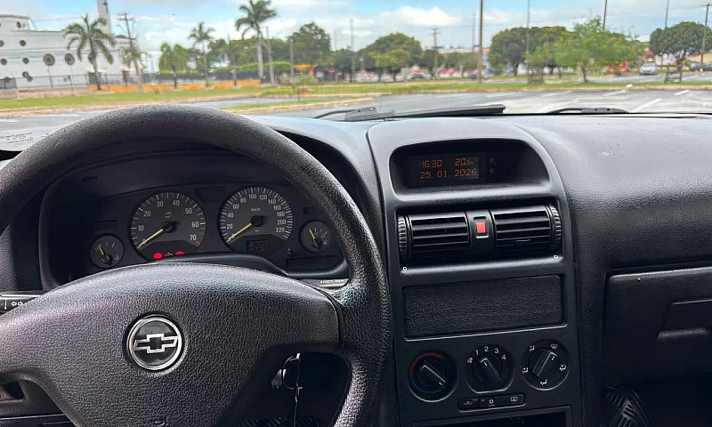 Chevrolet Astra Adva...