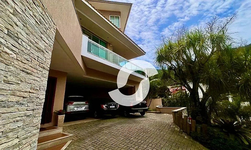 Casa Com 4 Dormitóri...
