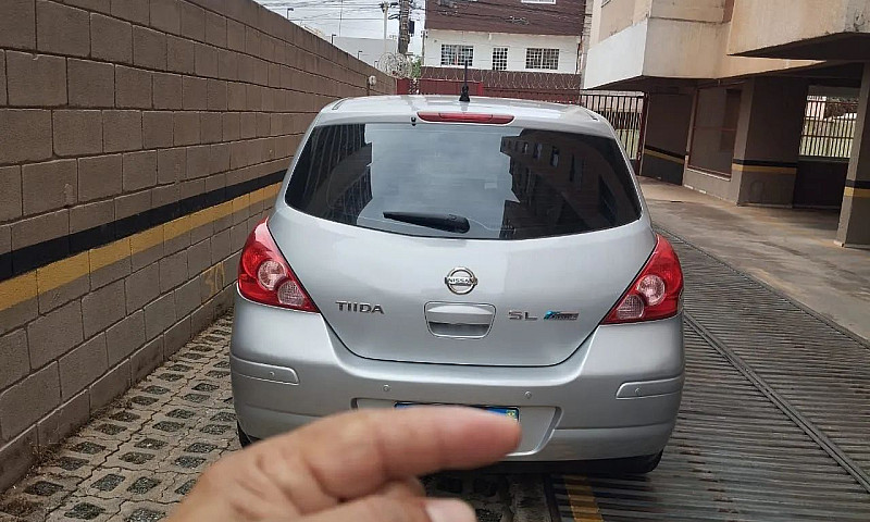 Nissan Tiida S 1.8/1...