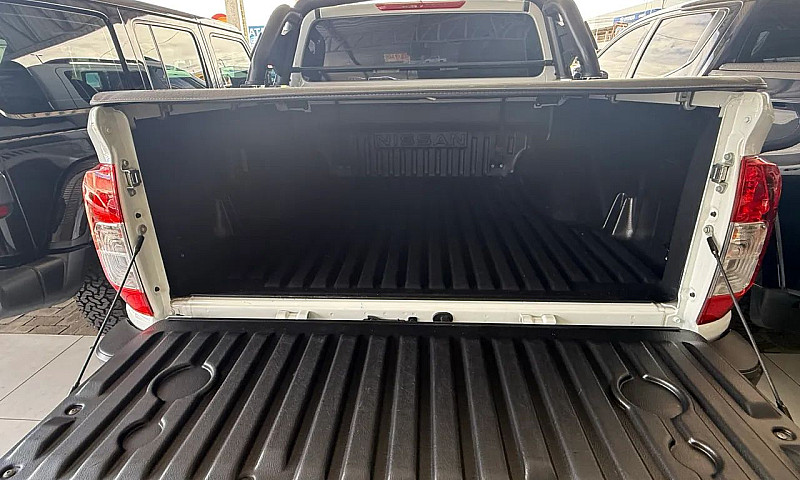 Nissan Frontier Atta...