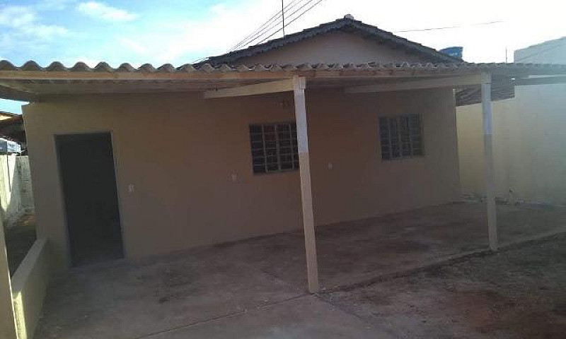 Lote Com Duas Casas...