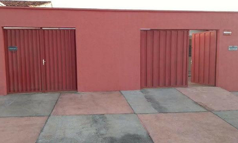 Lote Com Duas Casas...