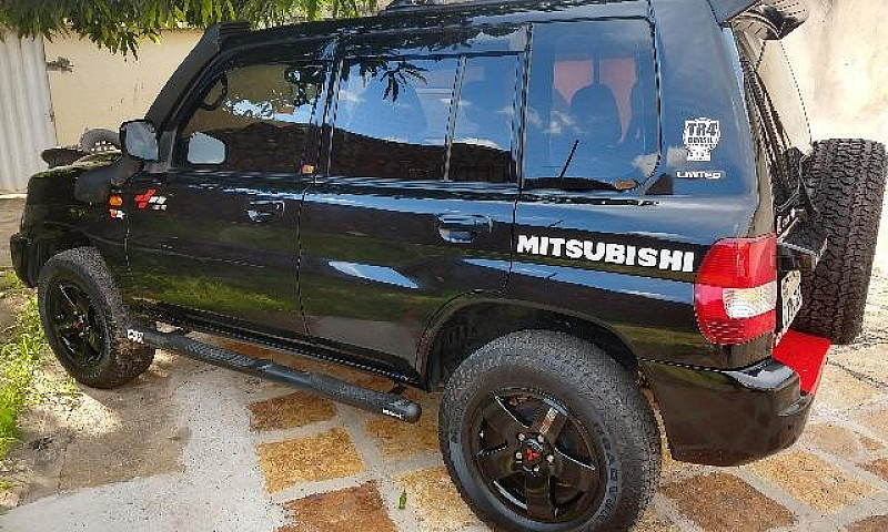 Mitsubishi Pajero Tr...