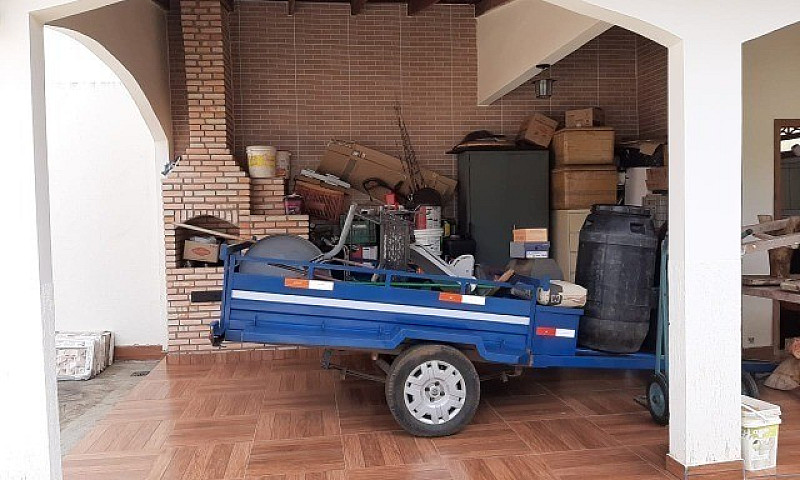 Vende-Se Casa De 3 Q...