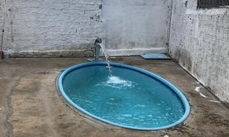 Casa Com Piscina Trê...