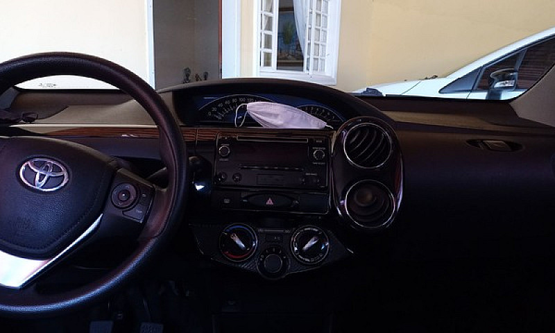 Toyota Etios Sedã 1....