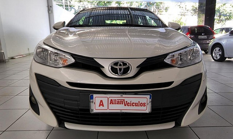 Toyota Yaris Xl Seda...