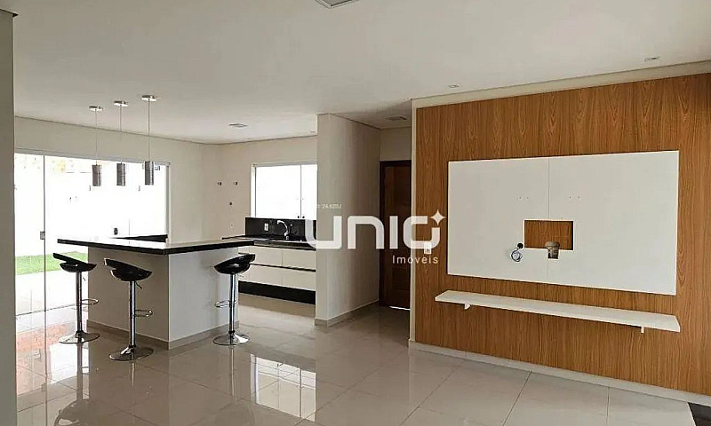 Casa Com 3 Dormitóri...