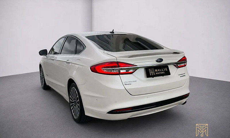 Ford Fusion Titanium...