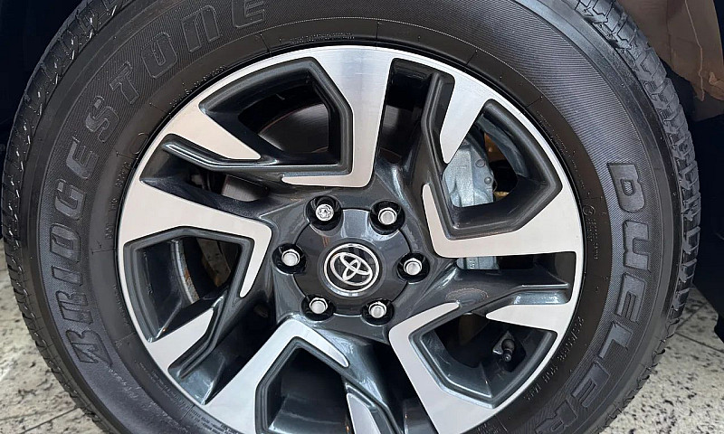 Toyota Hilux Sw4 Srx...